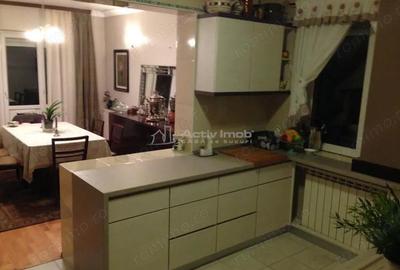 Casă cu 7 camere cu Teren 400 Mp în Central - 19