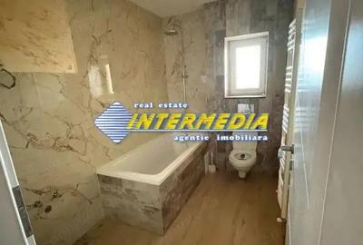 Casă cu 4 camere cu Teren 100 Mp în Central - 2