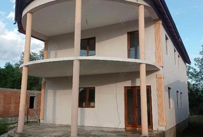 Casă în Vadu Pașii - 4