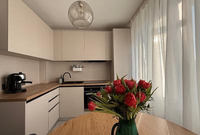 Apartament cu 3 camere semidecomandat, mobilat în Titan - 1