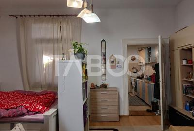 Apartament la curte 3 camere 59 mp pivnita gradina 60 mp Cisnadie - 14