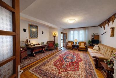 Casă individuală cu 8 camere cu Canalizare în Bran - 2