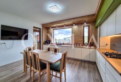 Casă individuală cu 4 camere cu Canalizare în Giroc