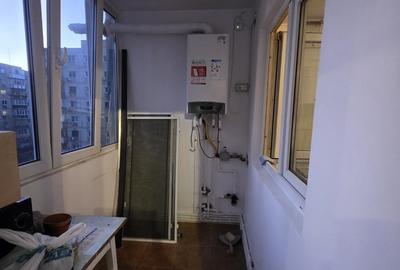 Apartament cu 3 camere semidecomandat în Militari