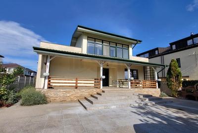 Casă individuală cu 4 camere cu Canalizare în Central