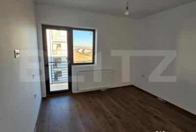 Apartament cu 4 camere semidecomandat în Central