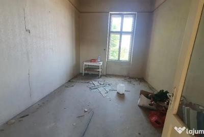 Apartament cu 5 camere semidecomandat în Central - 11