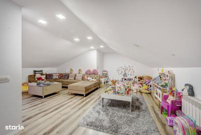 Casă cu 4 camere cu Canalizare în Dobroești