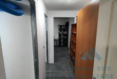 Birou, de 128.60000610352 mp, în Sud - 15