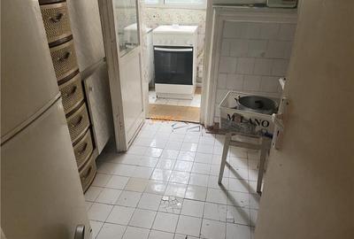 Apartament 3 camere , zona cartier Sud , decomandat ,72 mp , - 9