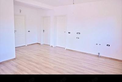 Casă cu Teren 400 Mp în Corbu
