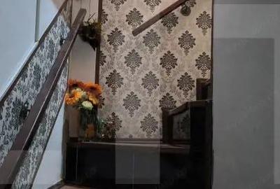 Casa,6 camere ,curte comuna in zona buna - 5