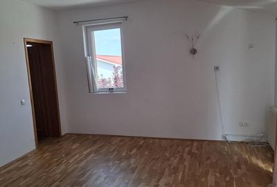 Casă cu 6 camere cu Teren 550 Mp în Corbeanca - 3