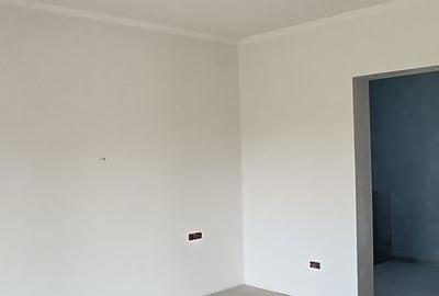 Casă cu 4 camere cu Teren 2122 Mp în Central