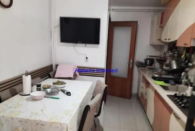 Apartament cu 3 camere decomandat în Casa de Cultură - 2