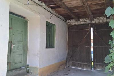 Casă cu 2 camere cu Teren 4700 Mp în Zorani - 4