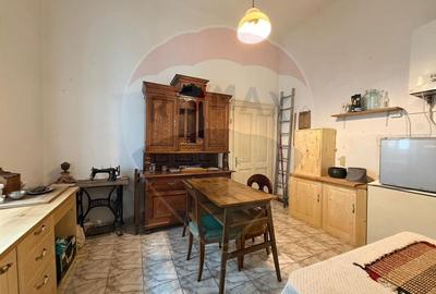Apartament cu 3 camere semidecomandat în Central - 7