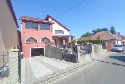 Casă individuală cu 4 camere în Central