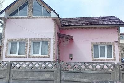 Casă cu 2 camere cu Teren 75000 Mp în Central - 1