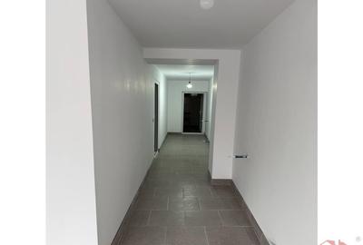 Spațiu comercial, de 43 mp, în Central - 7