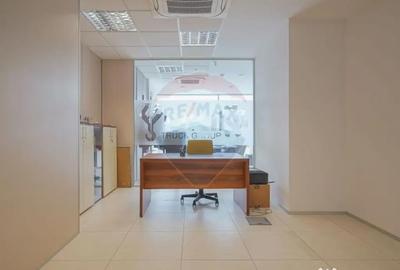 Spațiu comercial, de 20 mp, în Central - 4