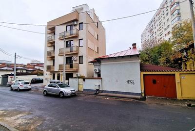 Apartament cu 2 camere semidecomandat, mobilat în 1 Mai - 18