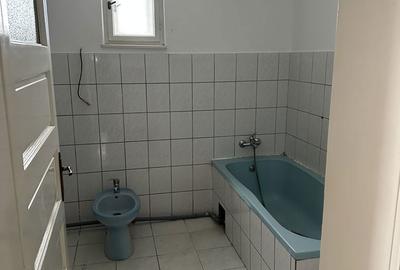 Casă cu 5 camere cu Teren 1000 Mp în Solovăstru - 6