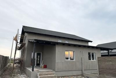 Casă cu 4 camere în Moșnița Nouă - 6