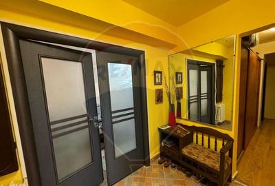 Apartament cu 3 camere de inchiriat in zona centrala - 1