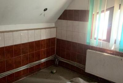 Casă cu 5 camere cu Teren 271 Mp în Enachiță Văcărescu - 7