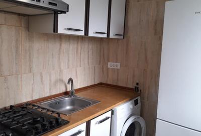 Năvodari -Liceul Lazăr Erdeleanu -3 camere-centrală gaze- termen lung -400 euro - 7