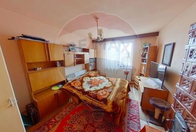 Apartament cu 4 camere, mobilat în Est - 2