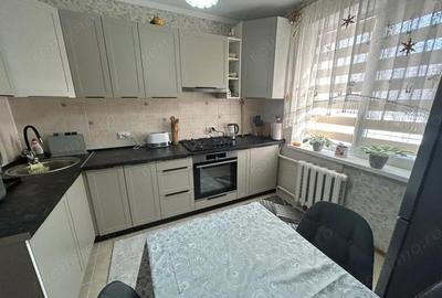 Apartament cu 2 camere decomandat în Girocului