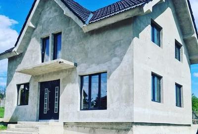 Casă cu 4 camere în Oncea