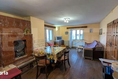 Casă cu 7 camere cu Teren 1656 Mp în Hulubești - 2