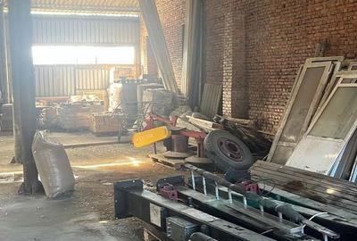 Spațiu comercial, de 1,000 mp, în Central - 1