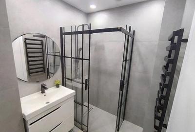 Apartament cu 2 camere decomandat în Titan