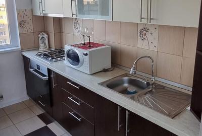 Apartament cu 2 camere semidecomandat în Ghencea