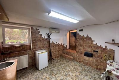 Casă individuală cu 4 camere cu Canalizare în Central - 12