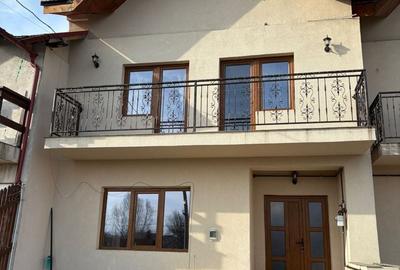 Casă cu 4 camere cu Teren 118 Mp în Lumina