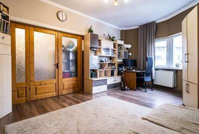 Apartament cu 4 camere semidecomandat în Cișmigiu