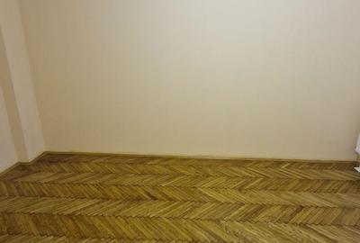 Spațiu comercial, de 20 mp, în Central - 4