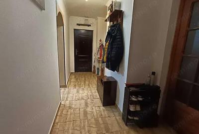 Apartament cu 3 camere decomandat în Sinaia - 1