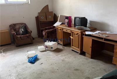 Casă cu 4 camere în Titulescu - 11