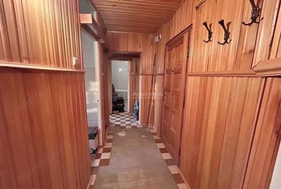 Apartament cu 2 camere decomandat în Bocșa
