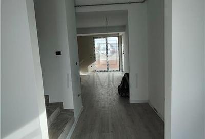 Duplex cu 4 camere cu Canalizare în Moșnița Nouă - 2