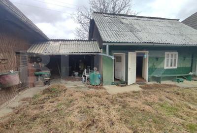 Casă cu 4 camere cu Teren 2500 Mp în Putna - 6