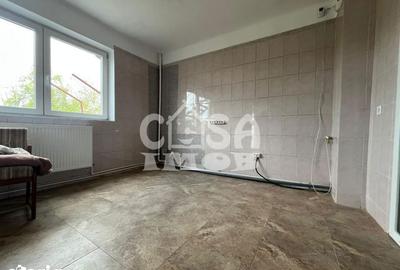 Casă cu 6 camere cu Teren 1100 Mp în Central - 13