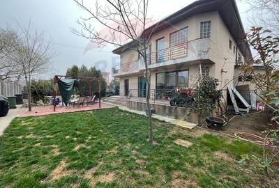 Casa / Vila cu 4 camere de inchiriat in zona Domnesti