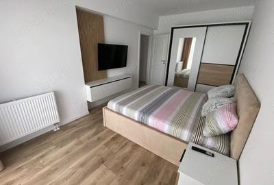 Apartament cu 5 camere decomandat în Noua - 7